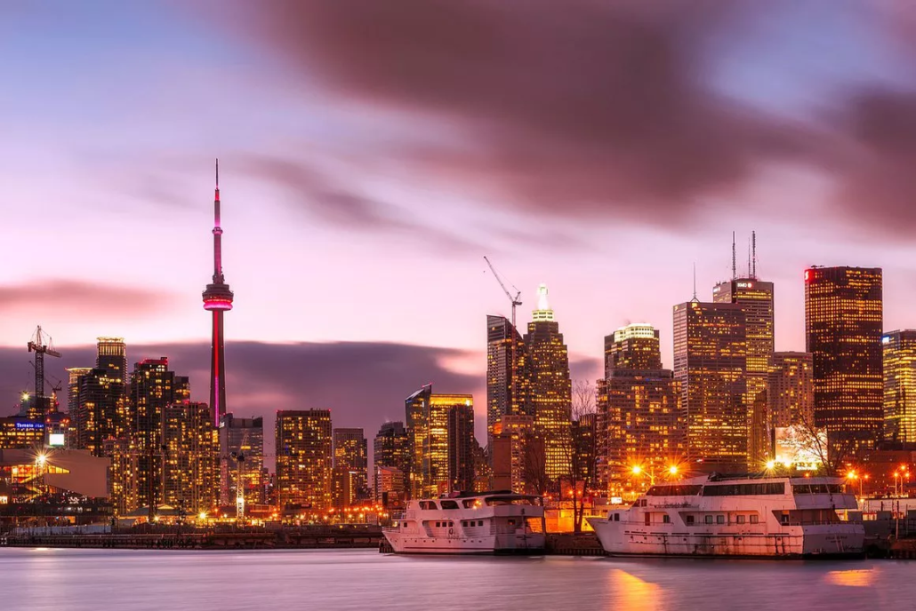 Football-Tour-Canada-Toronto-Skyline-Night.height-775_oMBKUMF-1030x688