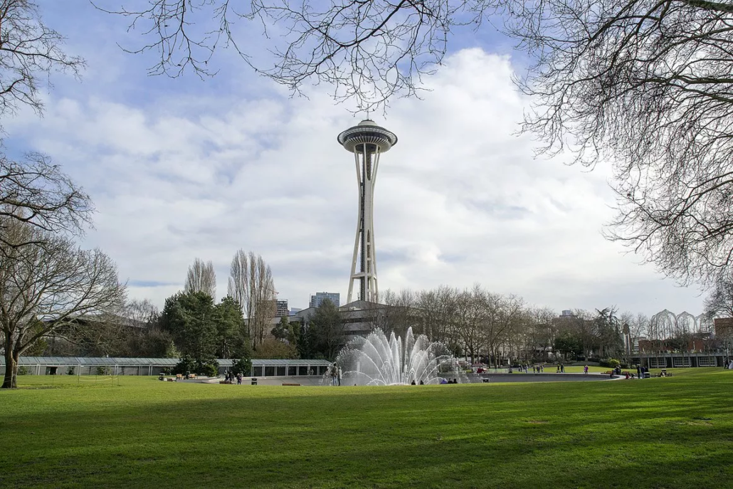 Football-Tour-Seattle-Green.height-775_NEjUc0B-1030x687