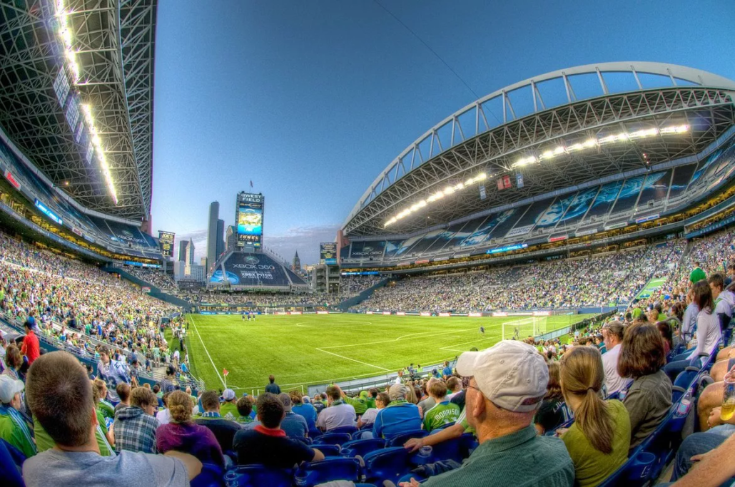 Football-Tour-Seattle-Stadium.height-775_nIiAcrc-1030x683