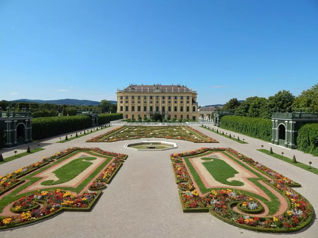 Schonbrunn.height-775_yUvswPC-1030x773